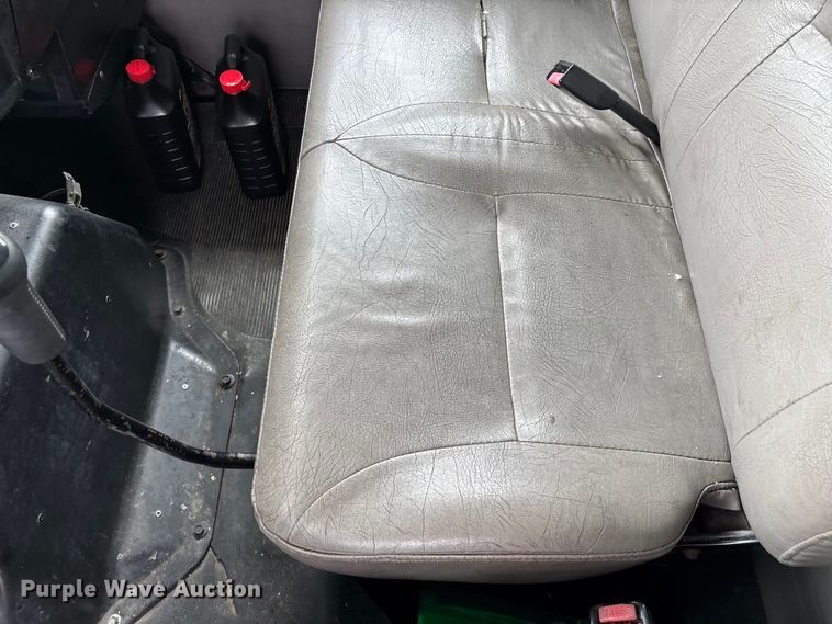 image for item FG0271 2001 International 4700 box truck