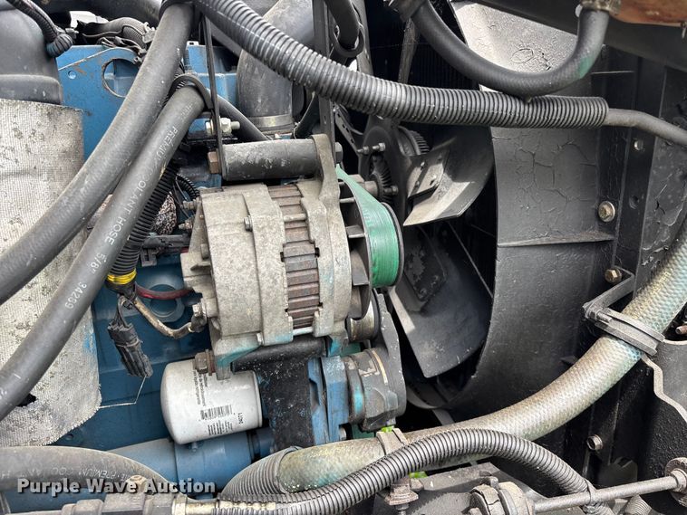 image for item FG0271 2001 International 4700 box truck