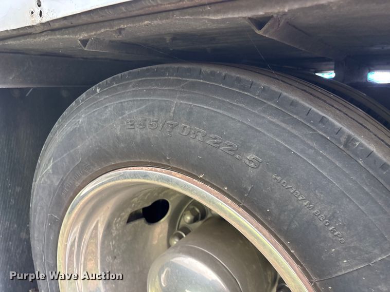 image for item FG0271 2001 International 4700 box truck