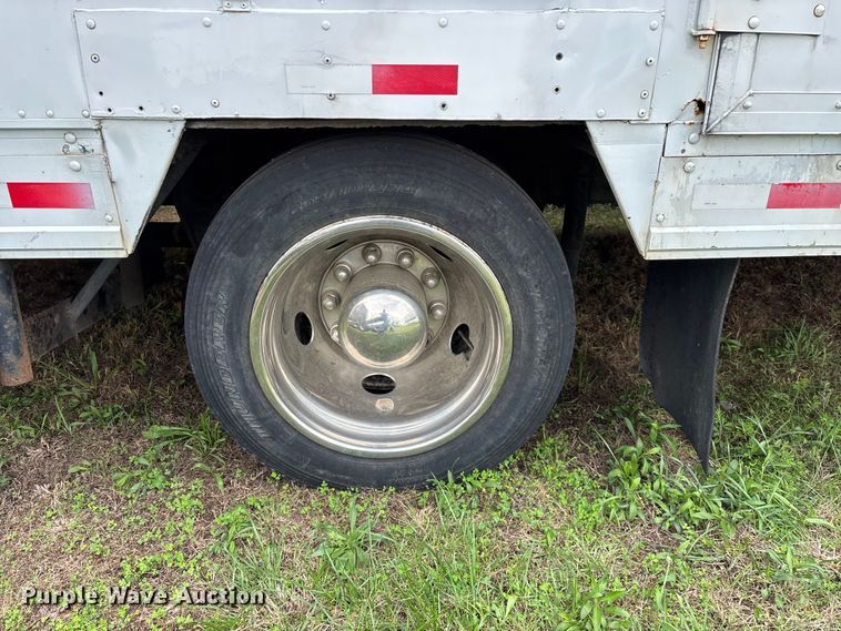 image for item FG0271 2001 International 4700 box truck