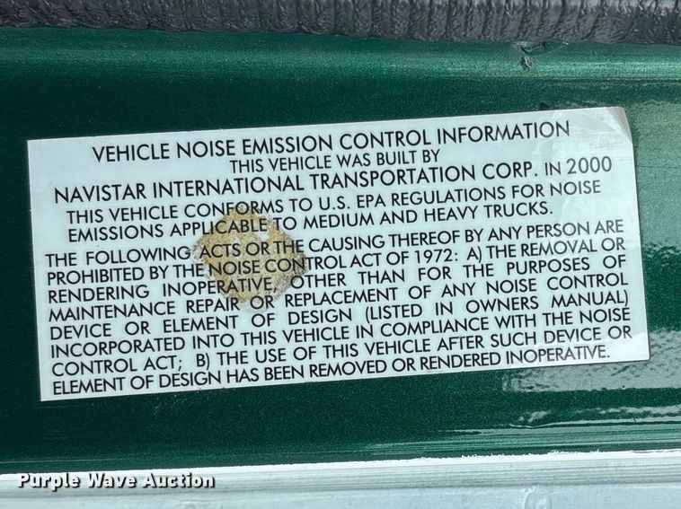 image for item FG0271 2001 International 4700 box truck