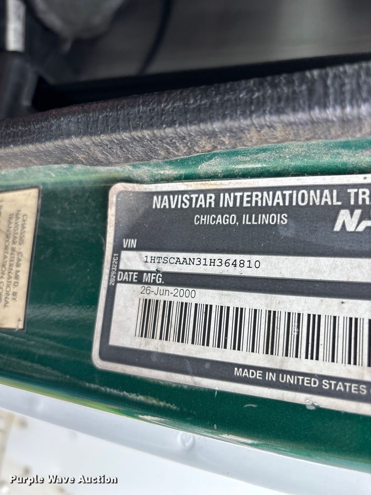 image for item FG0271 2001 International 4700 box truck