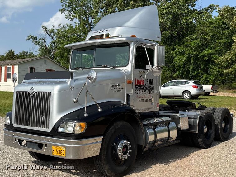 image for item FG0328 1998 International 9200  semi truck
