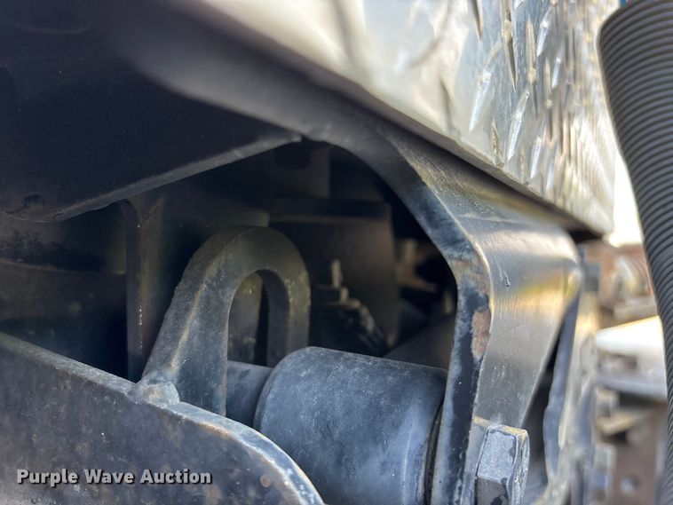 image for item FG0328 1998 International 9200  semi truck
