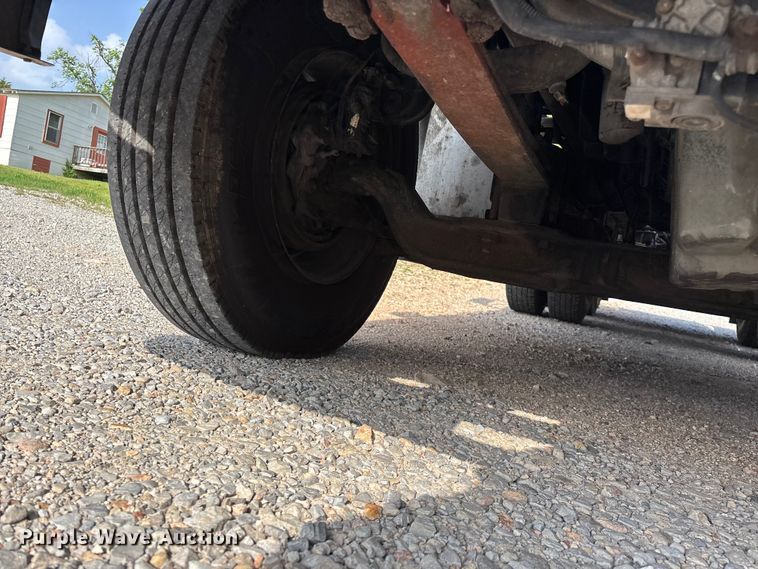 image for item FG0328 1998 International 9200  semi truck