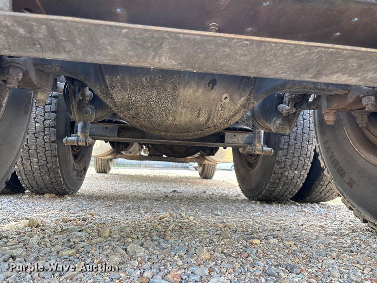 image for item FG0328 1998 International 9200  semi truck