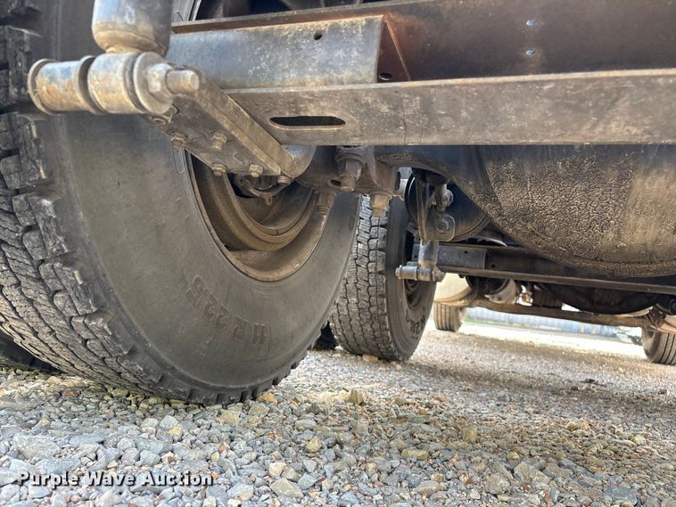 image for item FG0328 1998 International 9200  semi truck