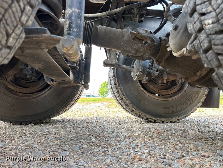 image for item FG0328 1998 International 9200  semi truck
