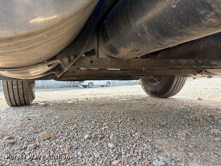 image for item FG0328 1998 International 9200  semi truck