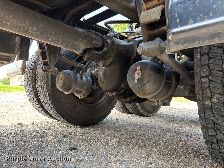 image for item FG0328 1998 International 9200  semi truck