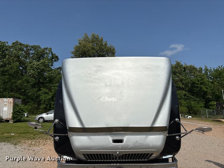 image for item FG0328 1998 International 9200  semi truck