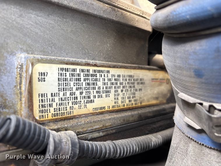 image for item FG0328 1998 International 9200  semi truck