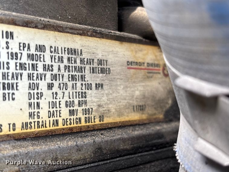 image for item FG0328 1998 International 9200  semi truck