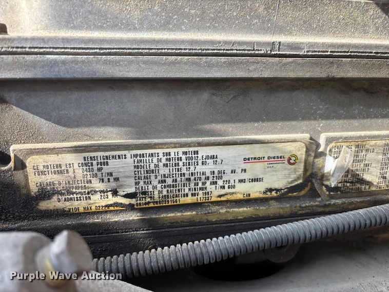 image for item FG0328 1998 International 9200  semi truck