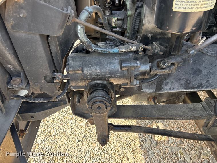 image for item FG0328 1998 International 9200  semi truck