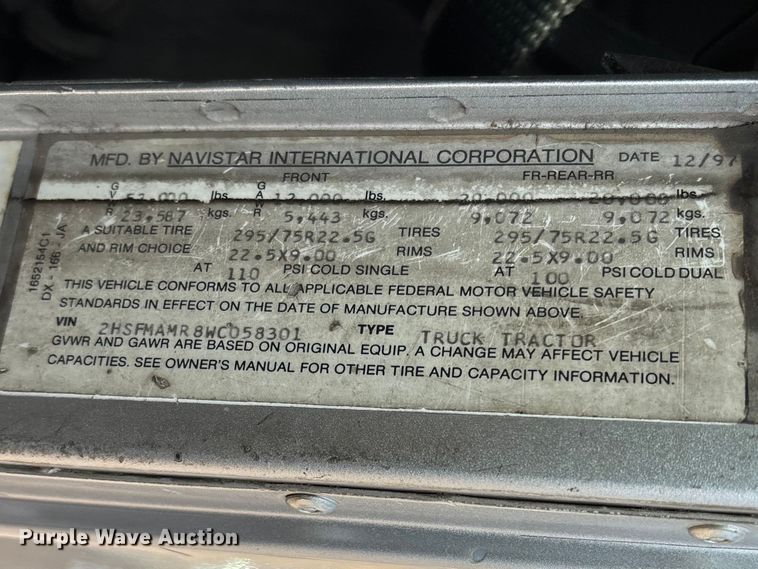 image for item FG0328 1998 International 9200  semi truck