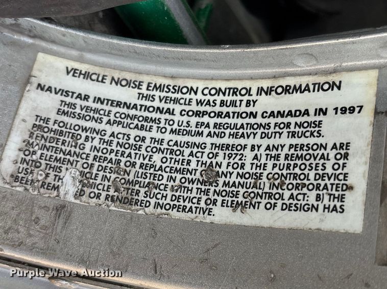 image for item FG0328 1998 International 9200  semi truck