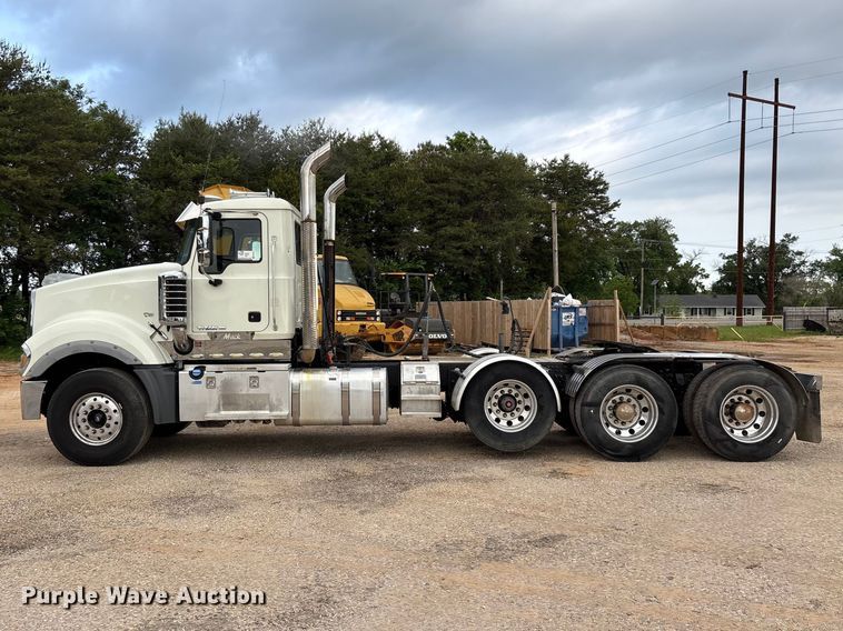 image for item FG0329 2016 Mack Titan TD713  semi truck