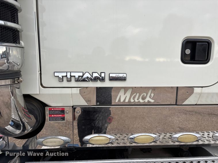 image for item FG0329 2016 Mack Titan TD713  semi truck