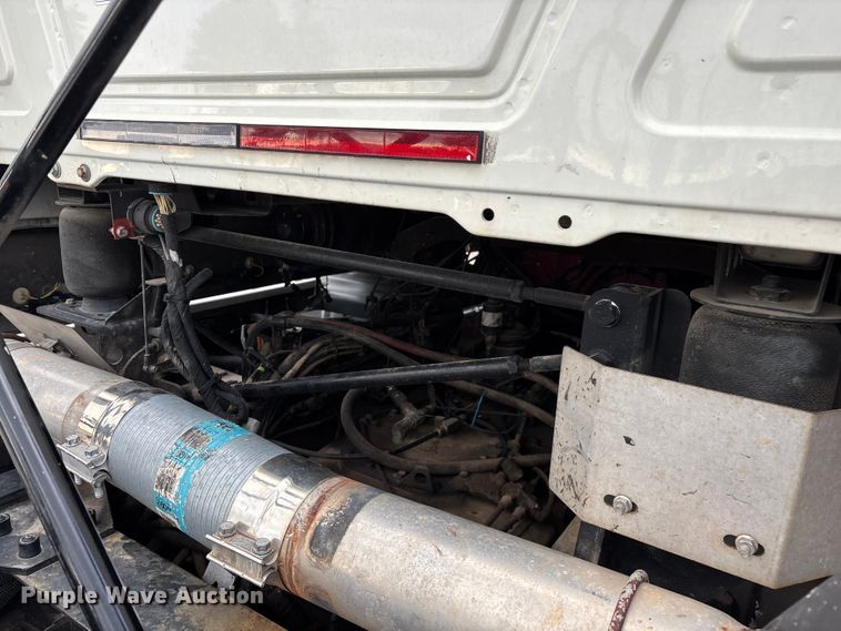 image for item FG0329 2016 Mack Titan TD713  semi truck