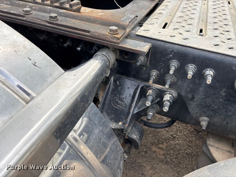 image for item FG0329 2016 Mack Titan TD713  semi truck