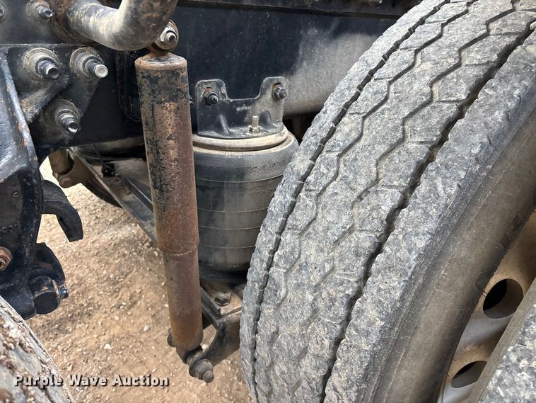 image for item FG0329 2016 Mack Titan TD713  semi truck