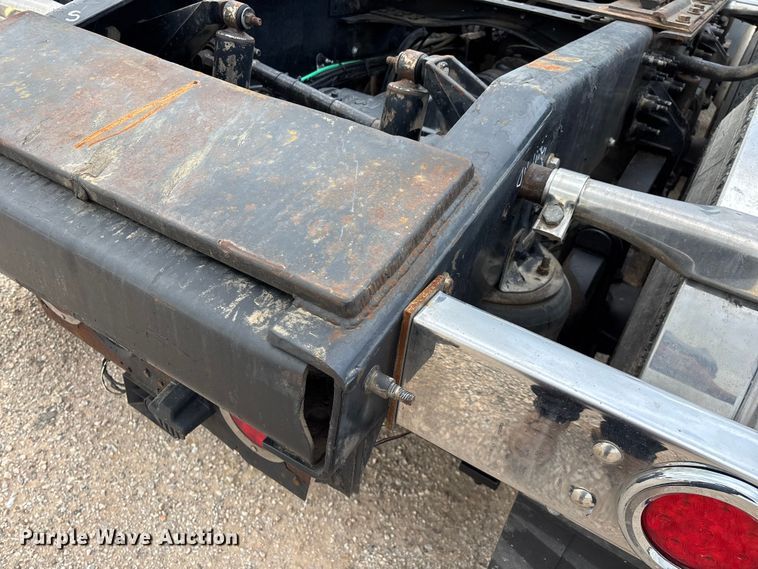 image for item FG0329 2016 Mack Titan TD713  semi truck
