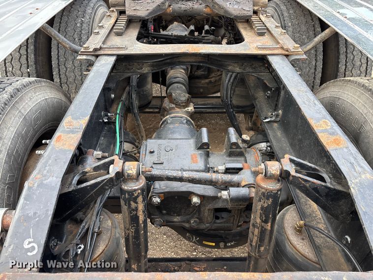 image for item FG0329 2016 Mack Titan TD713  semi truck
