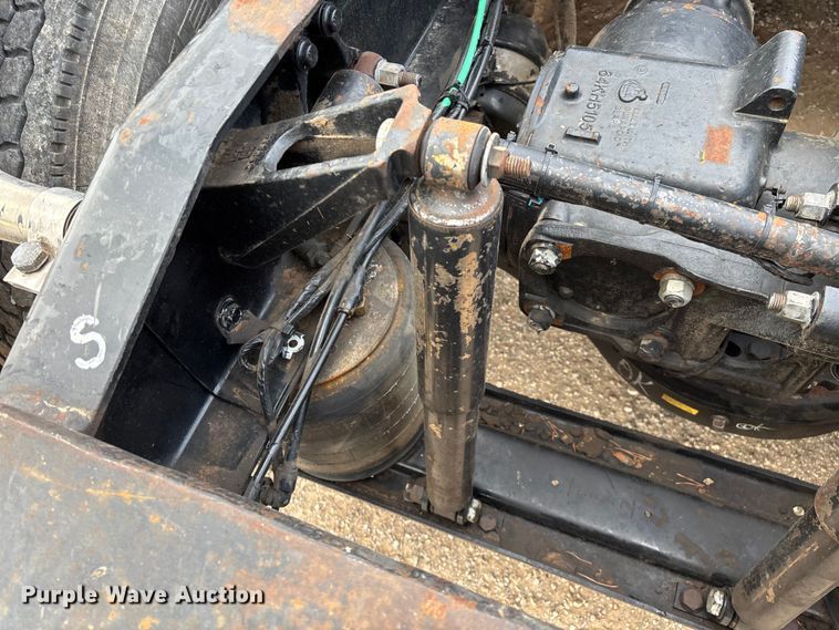 image for item FG0329 2016 Mack Titan TD713  semi truck