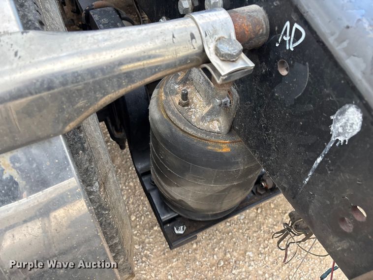 image for item FG0329 2016 Mack Titan TD713  semi truck