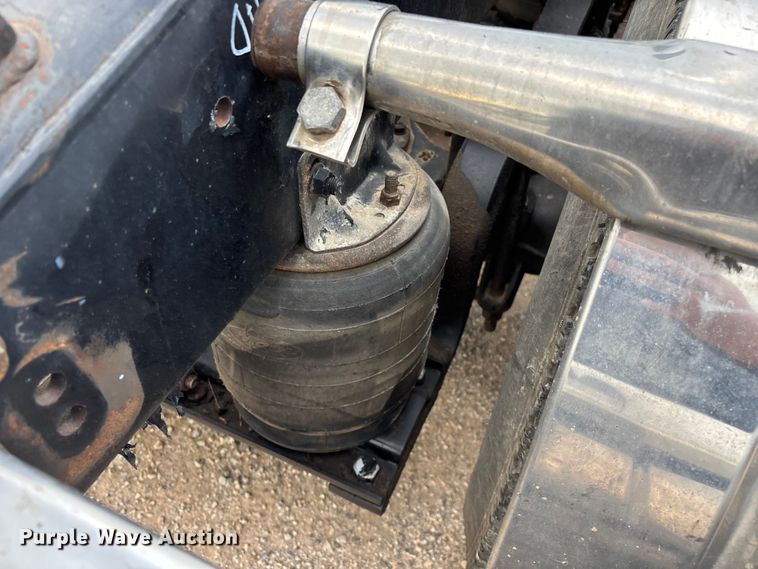 image for item FG0329 2016 Mack Titan TD713  semi truck