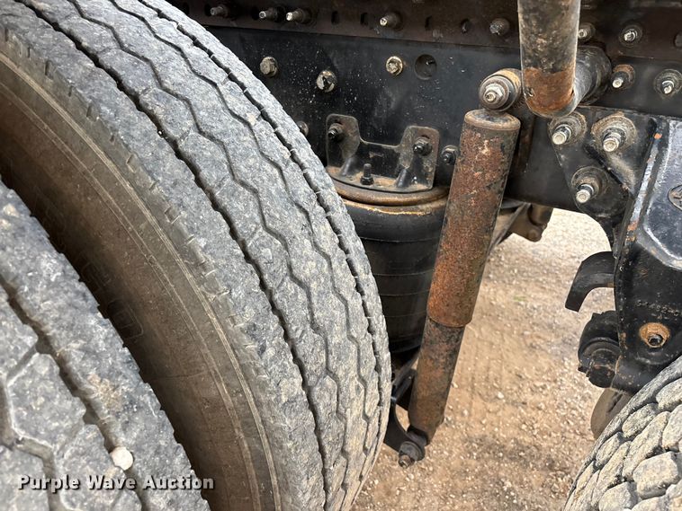 image for item FG0329 2016 Mack Titan TD713  semi truck