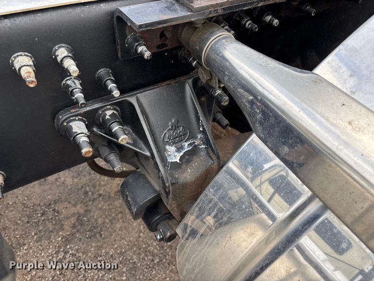 image for item FG0329 2016 Mack Titan TD713  semi truck