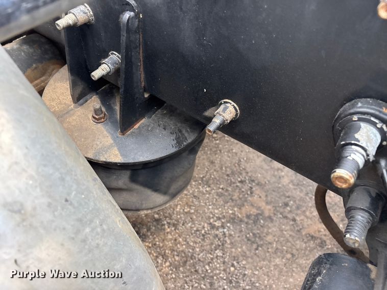 image for item FG0329 2016 Mack Titan TD713  semi truck