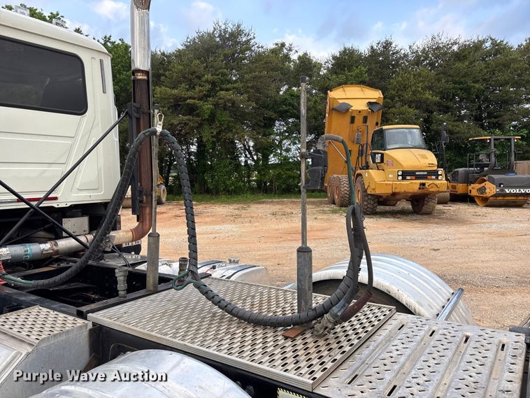 image for item FG0329 2016 Mack Titan TD713  semi truck
