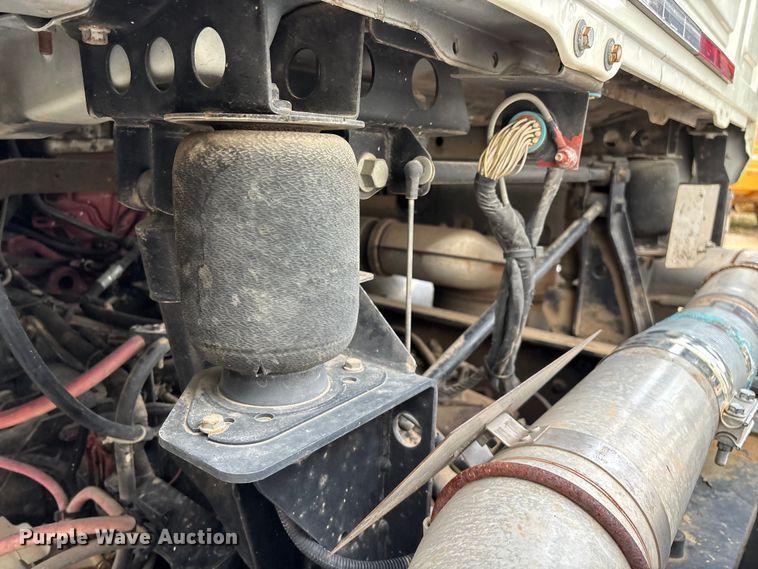 image for item FG0329 2016 Mack Titan TD713  semi truck