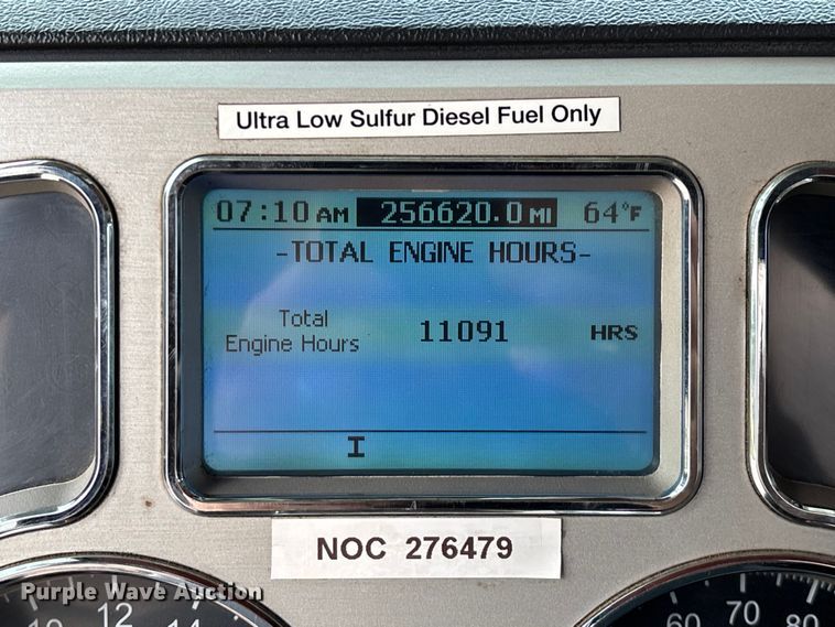 image for item FG0329 2016 Mack Titan TD713  semi truck