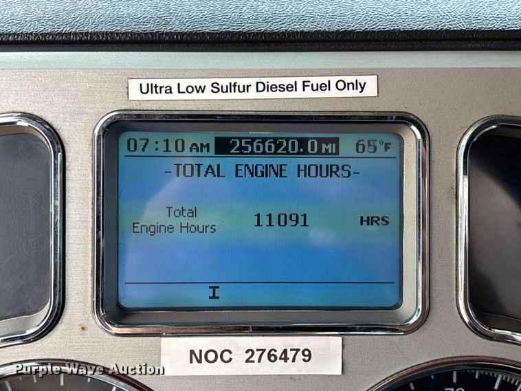 image for item FG0329 2016 Mack Titan TD713  semi truck