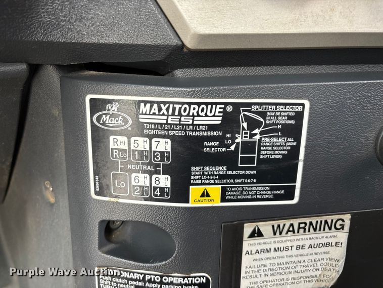 image for item FG0329 2016 Mack Titan TD713  semi truck