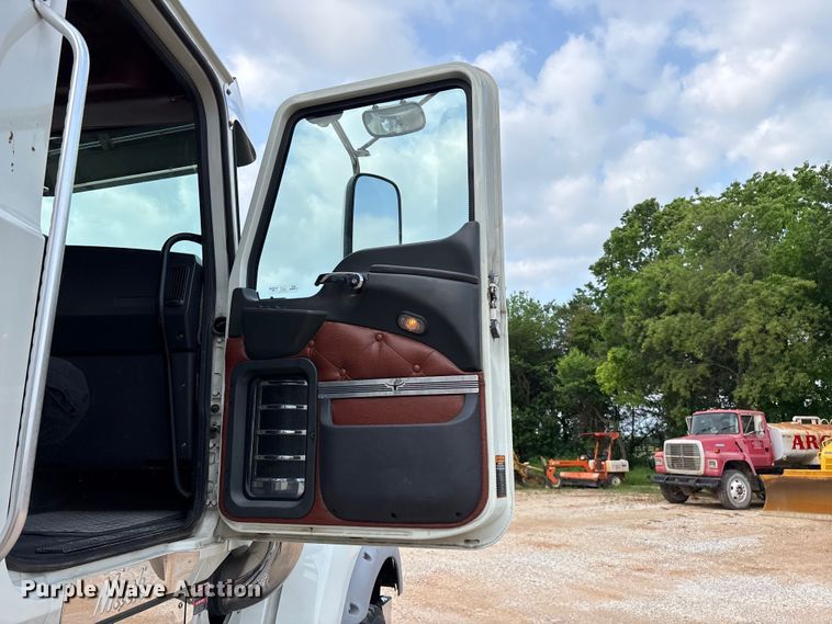 image for item FG0329 2016 Mack Titan TD713  semi truck