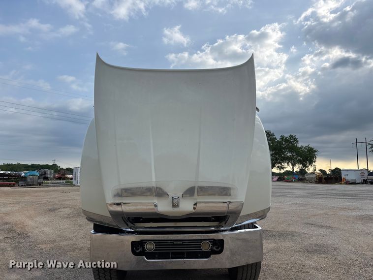 image for item FG0329 2016 Mack Titan TD713  semi truck