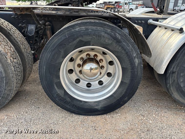 image for item FG0329 2016 Mack Titan TD713  semi truck