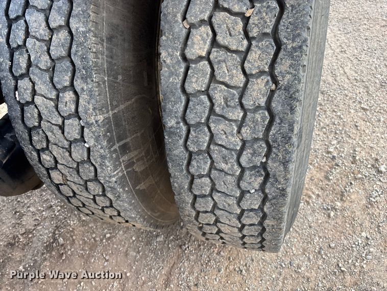 image for item FG0329 2016 Mack Titan TD713  semi truck