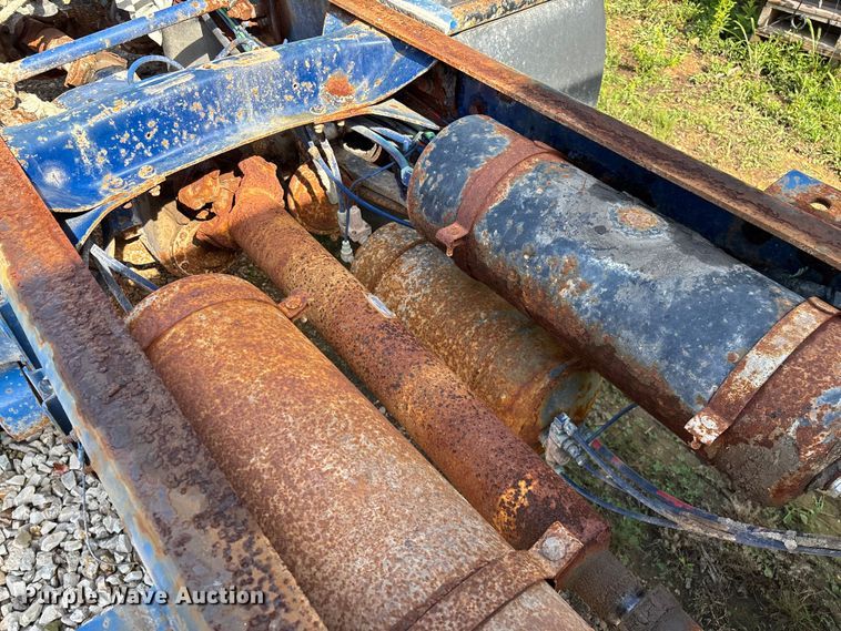 image for item FG0338 1995 Freightliner USF-1E truck cab and chassis