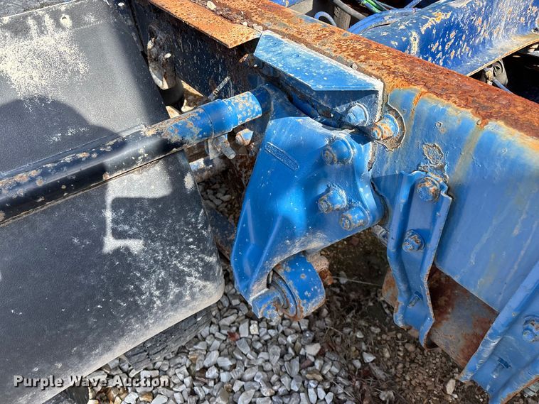 image for item FG0338 1995 Freightliner USF-1E truck cab and chassis