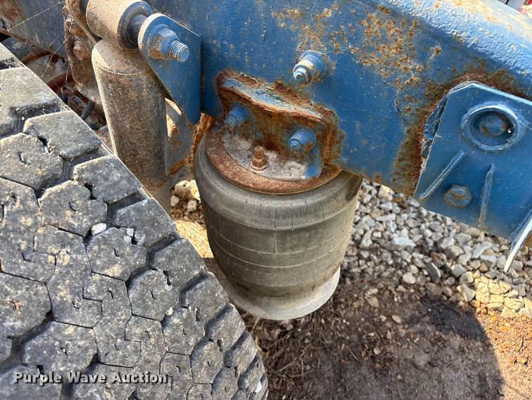 image for item FG0338 1995 Freightliner USF-1E truck cab and chassis