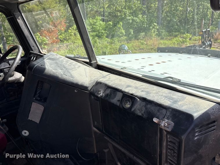 image for item FG0338 1995 Freightliner USF-1E truck cab and chassis