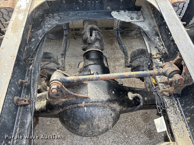 image for item FG1006 2016 Mack CXU613 semi truck