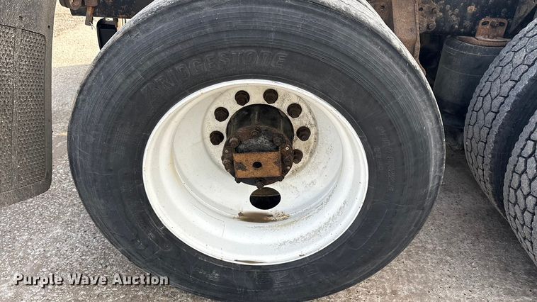 image for item FG1006 2016 Mack CXU613 semi truck