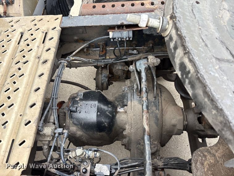 image for item FG1043 2013 Mack CXU613 semi truck